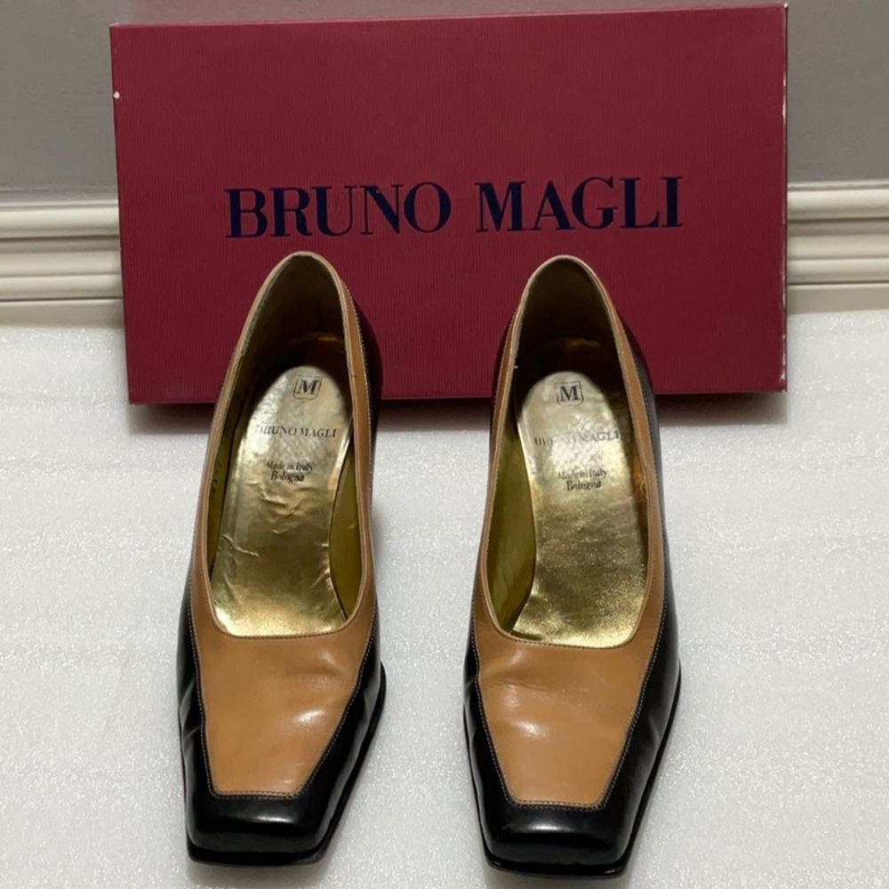Bruno magli Italian woman pumps